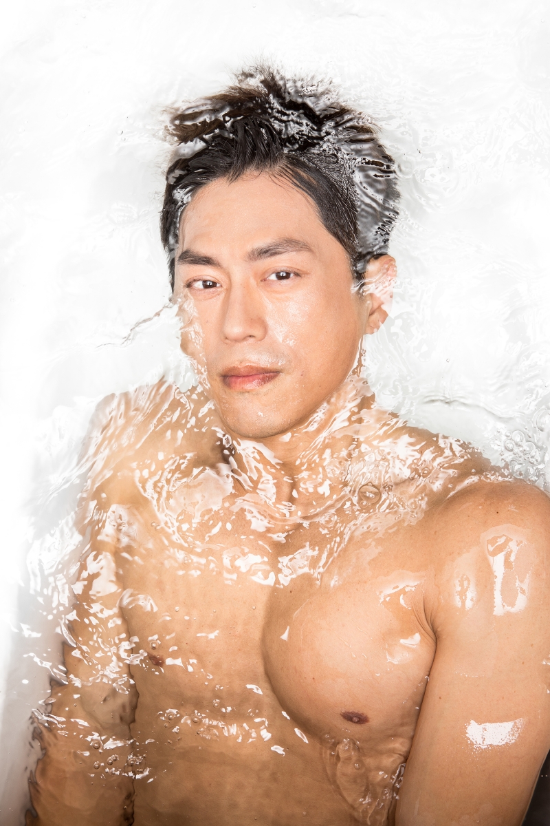 王浩信、Angela Yuen、謝雪心、歐鎧淳水著look曬冷